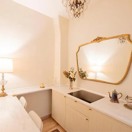 Daire Romantica Residenza Sull'arno